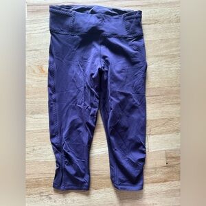 Lululemon purple crops size 6